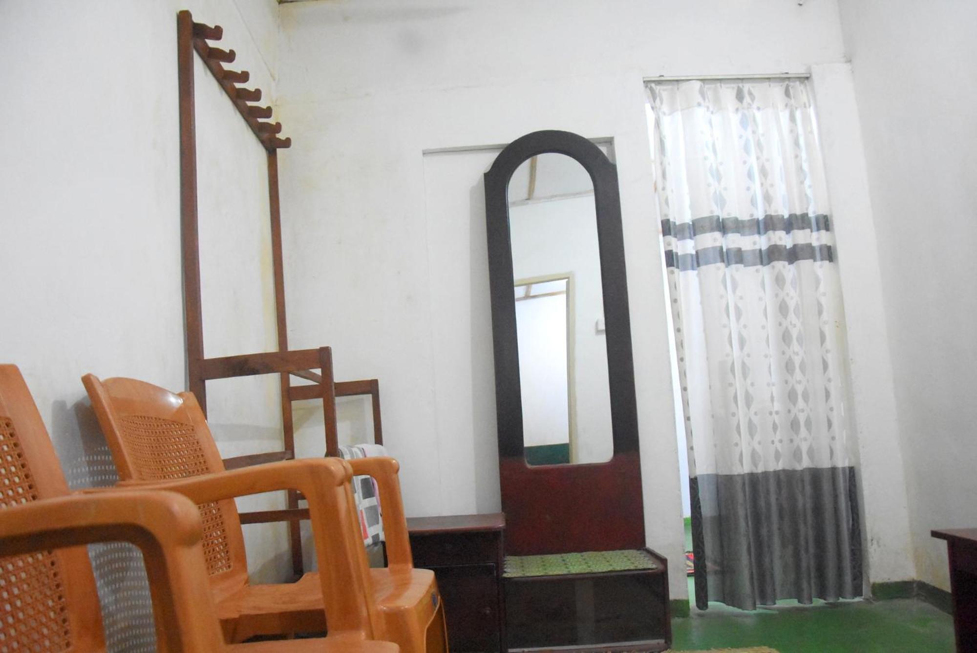 Meera Homestay & Guest House Anuradhapura Bagian luar foto