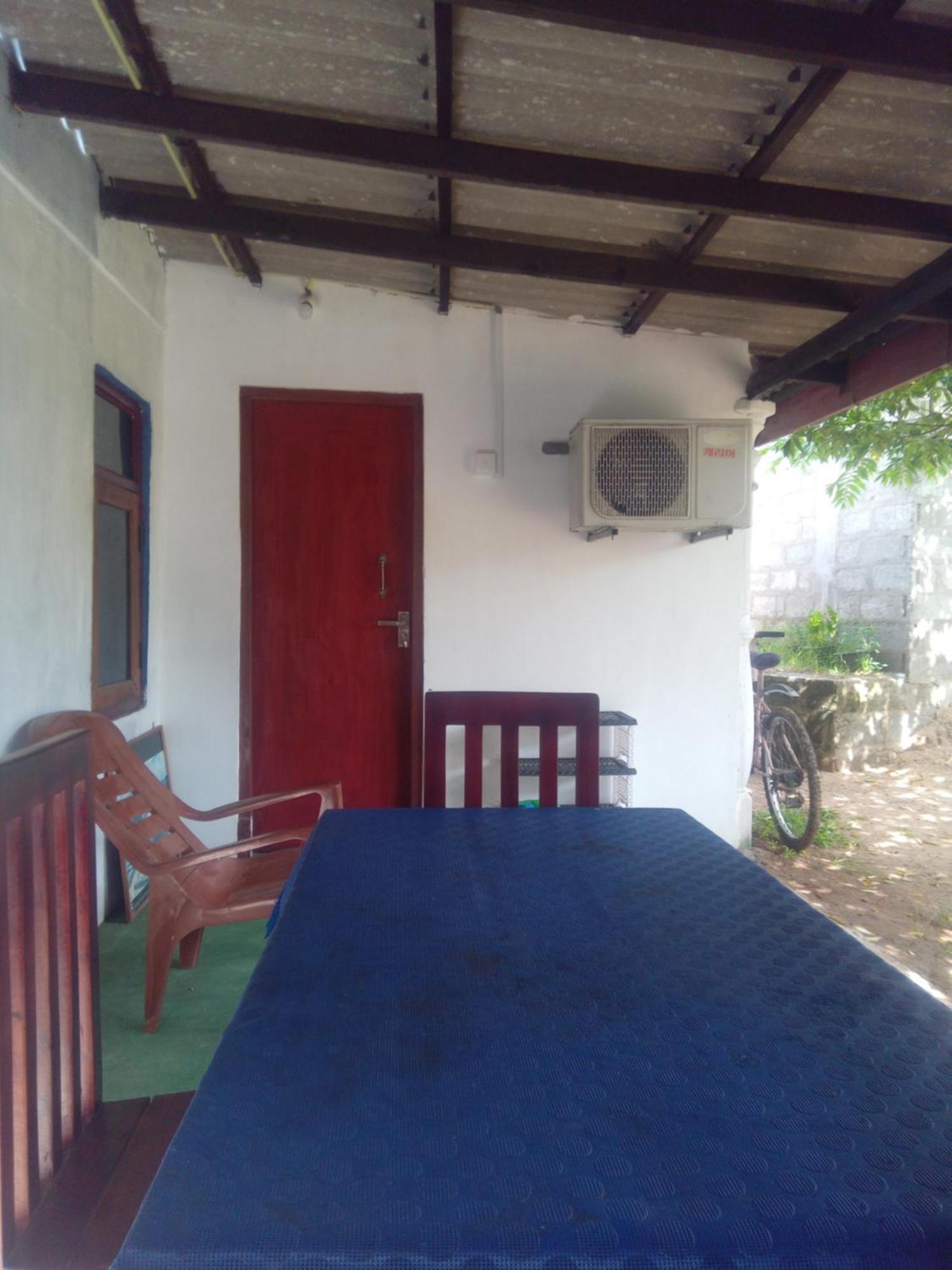 Meera Homestay & Guest House Anuradhapura Bagian luar foto