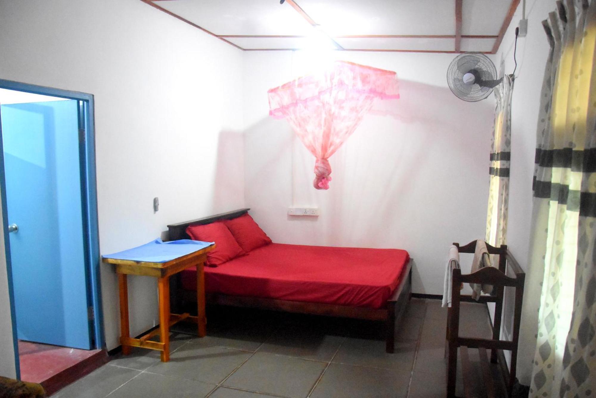 Meera Homestay & Guest House Anuradhapura Bagian luar foto