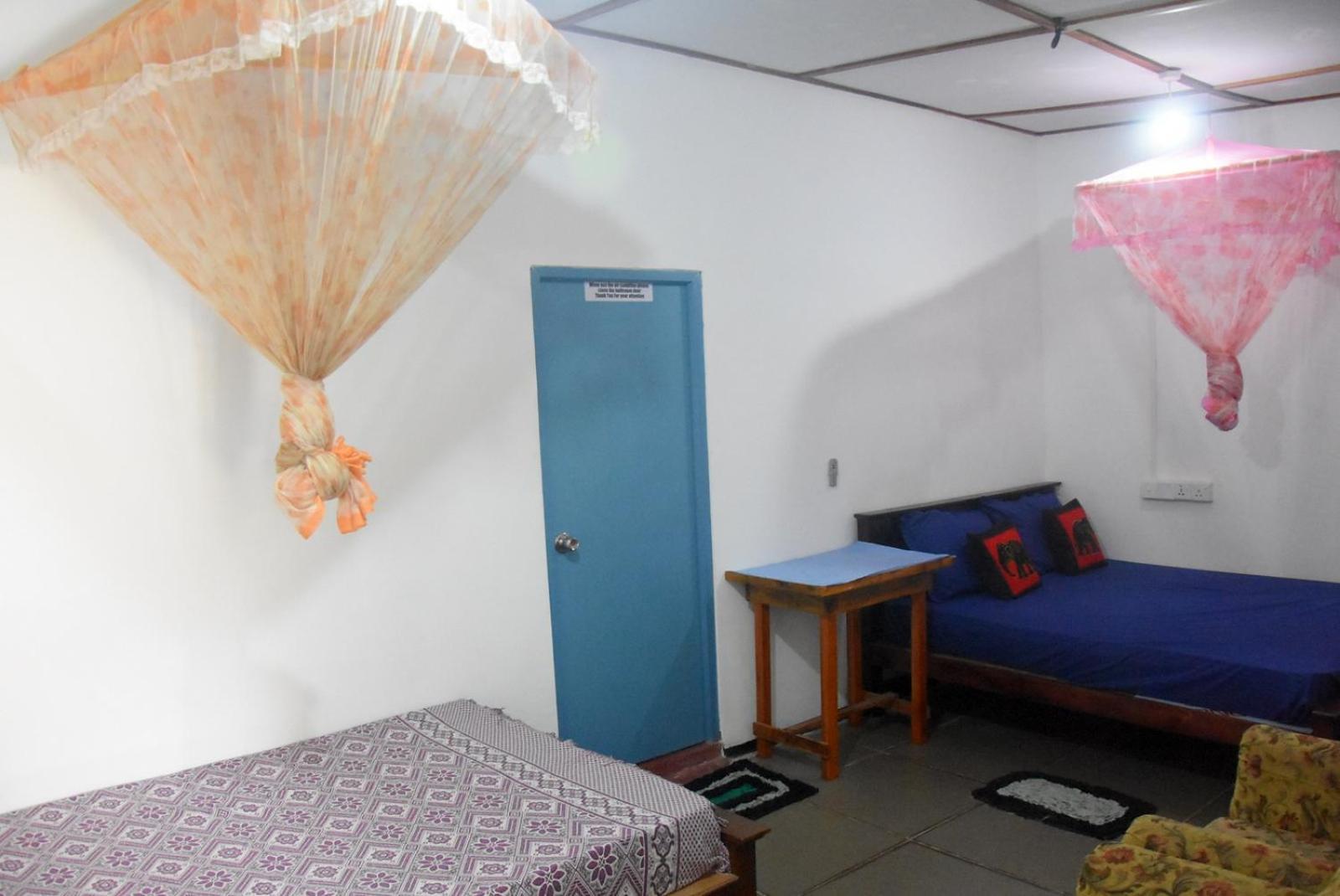 Meera Homestay & Guest House Anuradhapura Bagian luar foto