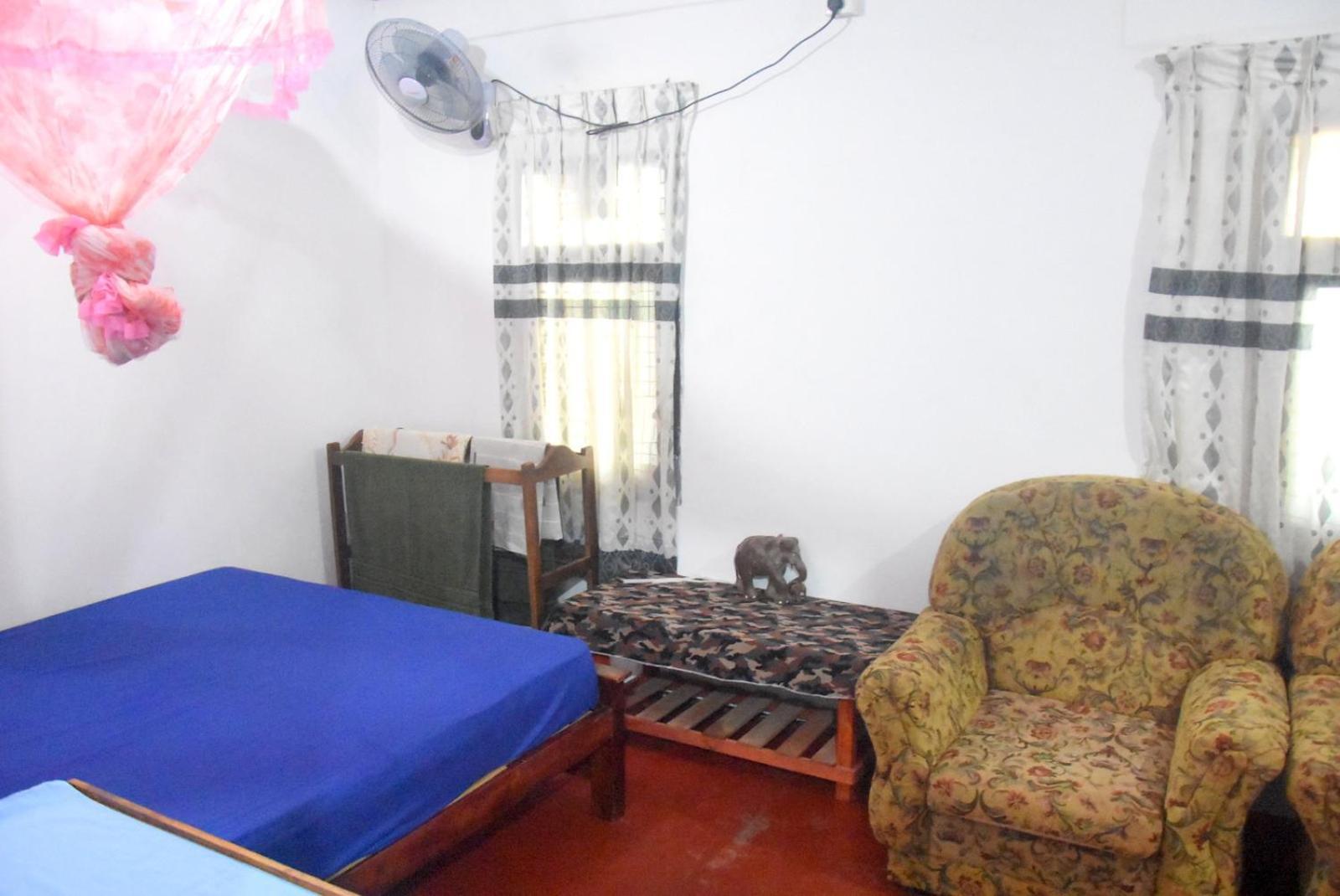 Meera Homestay & Guest House Anuradhapura Bagian luar foto