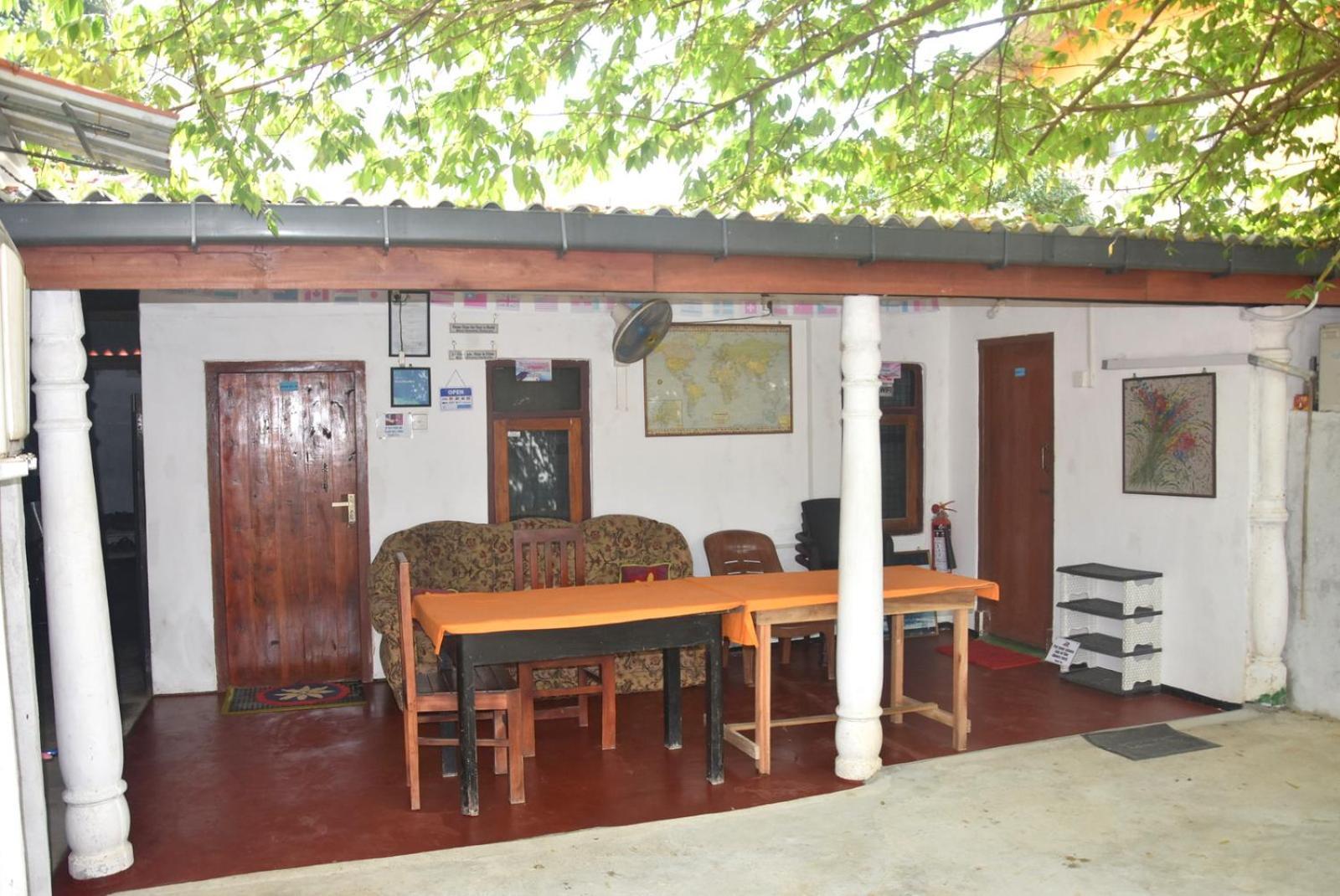 Meera Homestay & Guest House Anuradhapura Bagian luar foto