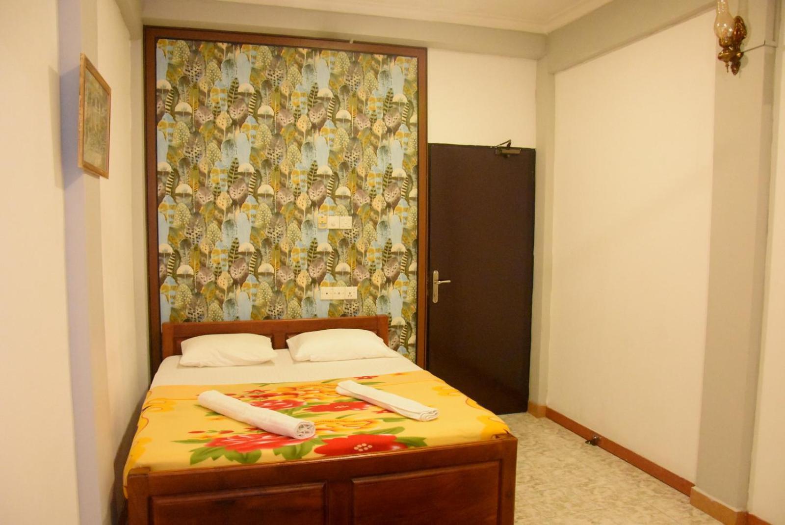 Meera Homestay & Guest House Anuradhapura Bagian luar foto